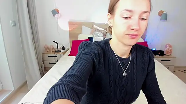 KateRedgar online show from September 30, 1:50 pm