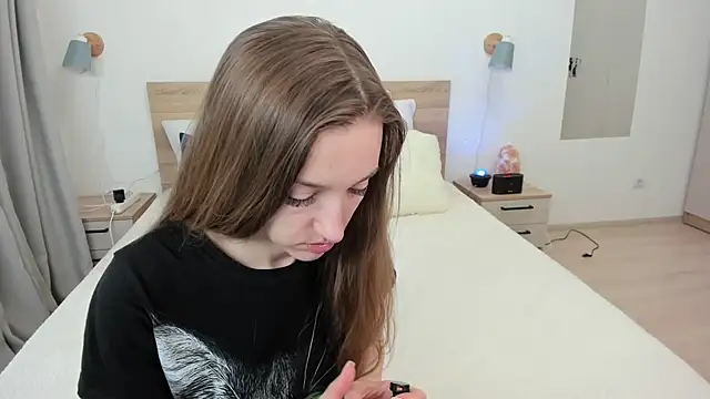 KateRedgar online show from April 23, 1:24 pm