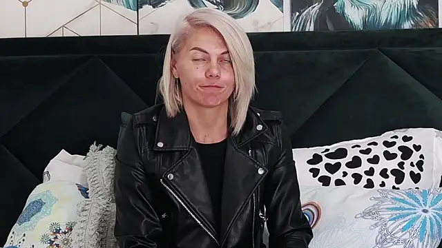 tanyagrey online show from April 24, 5:43 am