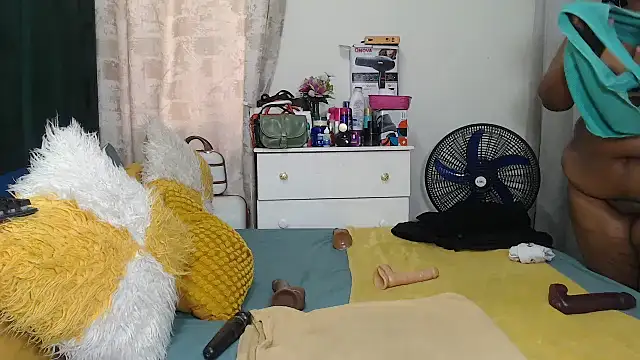 GaggingQueenxx online show from June 10, 12:37 pm