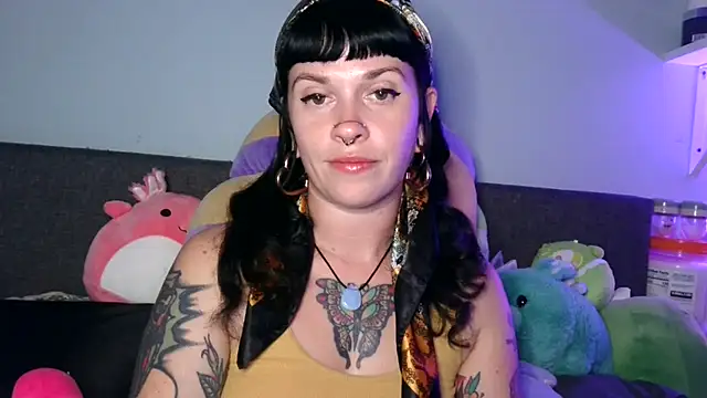Snapshot of Marcelinegoddess chatting on October 4, 3:45 am Marcelinegoddess online show from October 4, 3:45 am