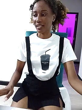 Snapshot of Lina-01 chatting on September 25, 8:39 pm Lina-01 online show from September 25, 8:39 pm