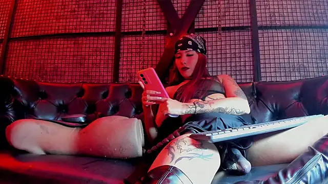 NAILAHARD online show from October 29, 3:14 pm