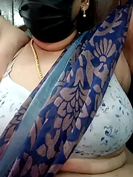 Snapshot of ashikaa_r chatting on December 2, 7:10 am ashikaa r online show from December 2, 7:10 am