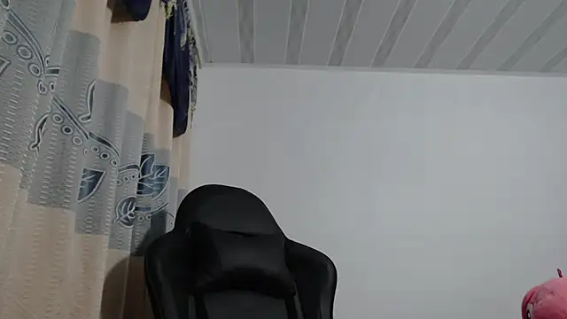 sweet cutetras22 online show from November 26, 4:41 pm