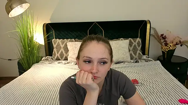 PamelaXX  online show from April 22, 7:44 pm