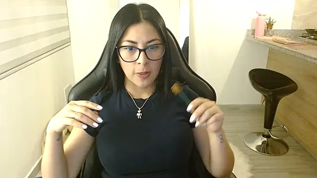 Charlotte cute18 online show from December 18, 3:11 am