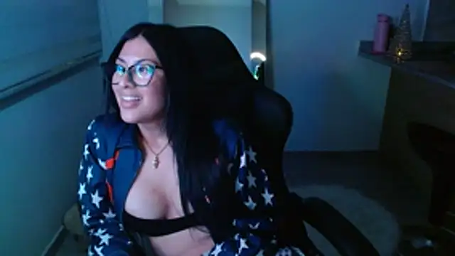 Charlotte cute18 online show from December 1, 4:16 am