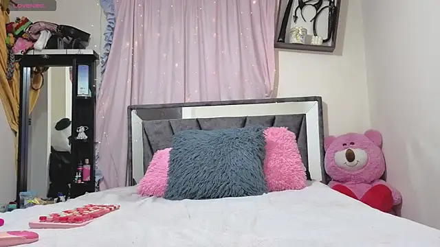 Hotsamantamature online show from January 8, 11:31 pm