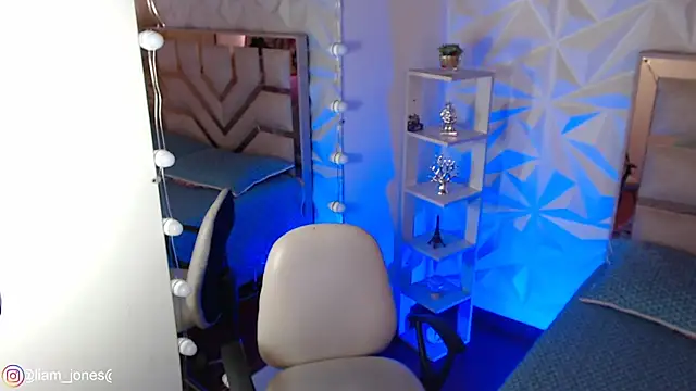 Jonesliam23 online show from April 22, 7:55 pm