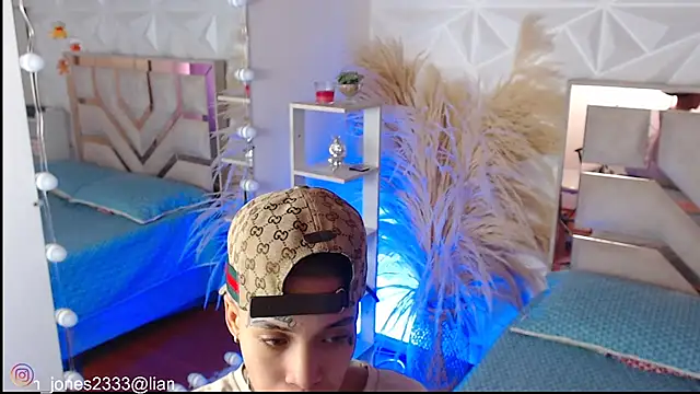 Jonesliam23 online show from November 25, 7:26 pm