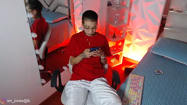 Jonesliam23 online show from April 24, 8:11 pm