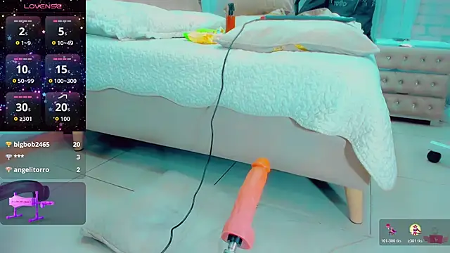 EmilyySaenz online show from April 29, 5:30 pm