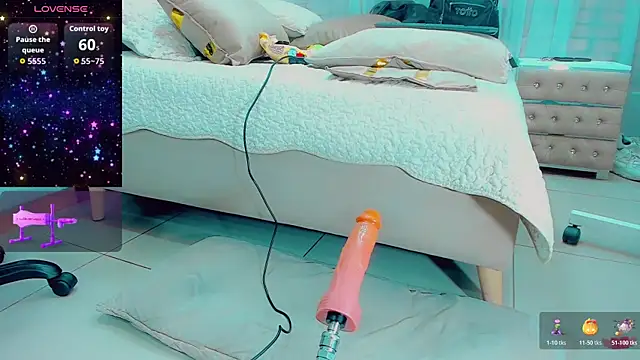 EmilyySaenz online show from April 27, 4:37 pm