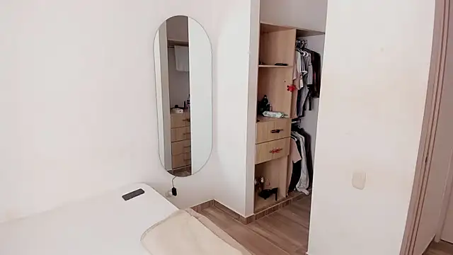 rose scottt online show from November 21, 5:04 pm