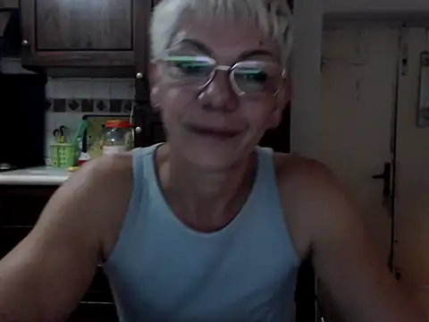 Snapshot of jona33 chatting on October 15, 4:48 am jona33 online show from October 15, 4:48 am