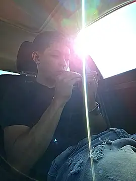 Yoko0381 online show from December 15, 7:30 pm