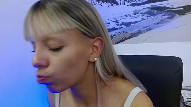 peyton golden1 online show from December 15, 3:23 am