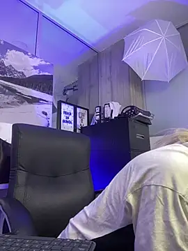 peyton golden1 online show from February 4, 8:17 am