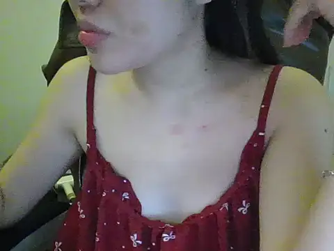 Snapshot of Yin-girl chatting on September 23, 7:12 pm Yin-girl online show from September 23, 7:12 pm