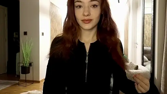 MiaRouge online show from December 16, 2:39 am