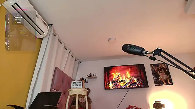 Snapshot of salome_cortes26 chatting on September 9, 1:33 pm salome cortes26 online show from September 9, 1:33 pm