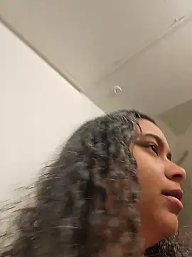 cinnaminnie online show from April 13, 2:51 pm