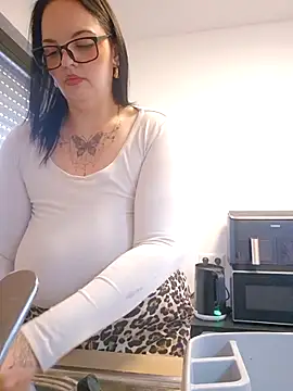 Jujuicy 97 online show from April 22, 6:54 am