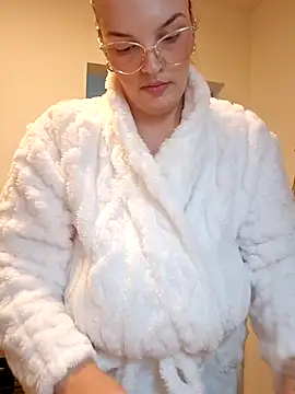 Jujuicy 97 online show from November 7, 4:45 pm