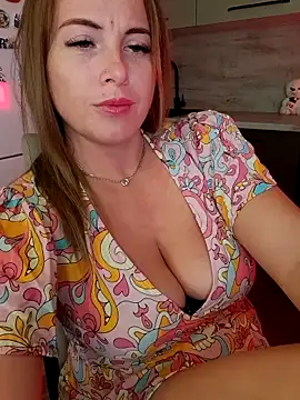 Snapshot of Hot_Sexy_Angel chatting on September 15, 8:38 pm Hot Sexy Angel online show from September 15, 8:38 pm