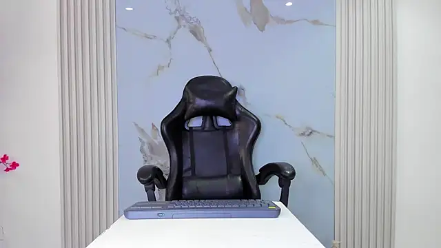 BridgetRodriguez online show from April 19, 1:00 pm