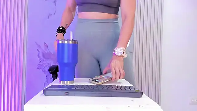 BridgetRodriguez online show from April 22, 1:08 pm