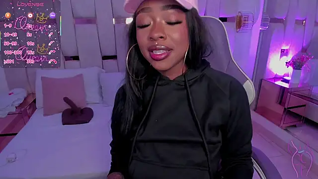 mia schwarz online show from April 19, 6:10 pm