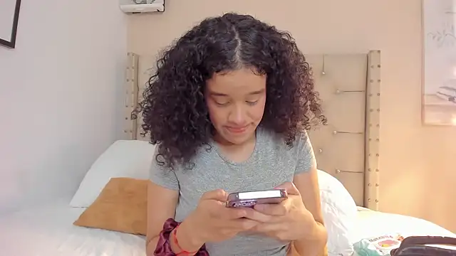 vanesasexyhot21 online show from April 26, 1:47 am