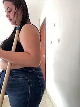 Im Amelia online show from April 25, 7:55 pm