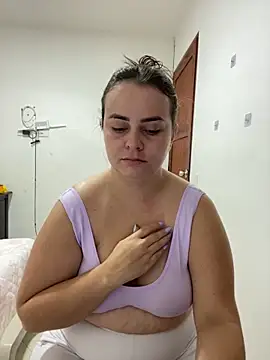 Im Amelia online show from April 24, 9:50 pm