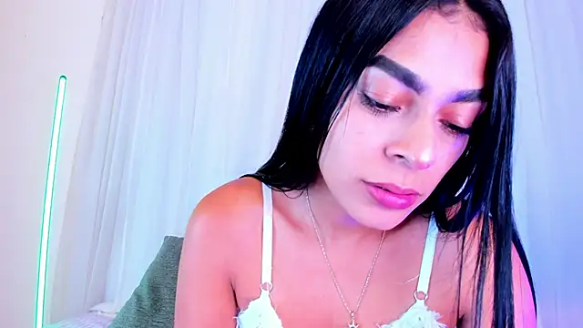 Snapshot of Yasiir_0229 chatting on October 3, 5:23 am Yasiir 0229 online show from October 3, 5:23 am