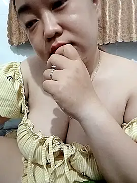 VyOanh2K online show from October 20, 3:04 pm