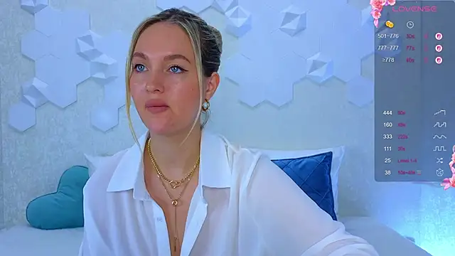 Lynna Sparks online show from October 10, 2:38 am