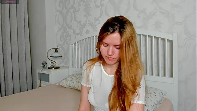 Eva  Lewis online show from June 5, 6:52 am