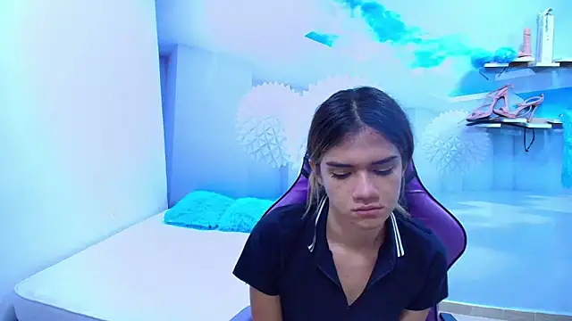 DEMI LEED online show from April 25, 1:14 pm