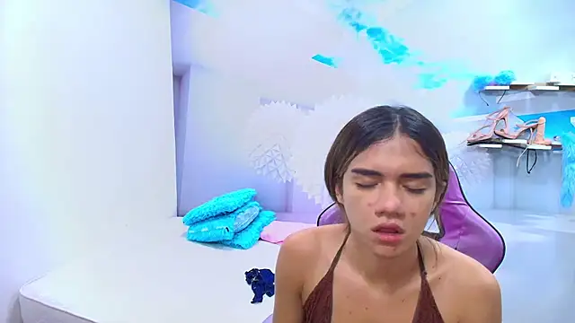 DEMI LEED online show from April 27, 12:46 pm