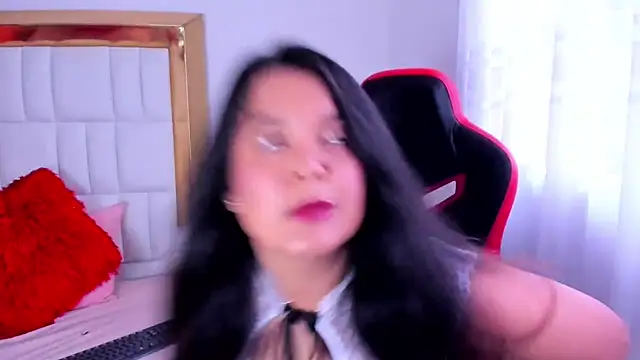 MadelineJackson online show from November 4, 10:37 pm