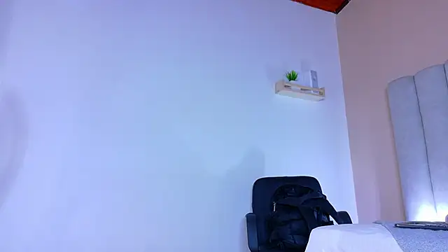 Snapshot of EngelStone chatting on October 8, 7:51 pm EngelStone online show from October 8, 7:51 pm