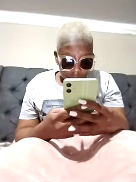 Snapshot of CuteBootyBae chatting on September 16, 4:37 pm CuteBootyBae online show from September 16, 4:37 pm