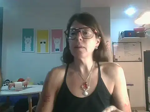 Snapshot of Calentandote chatting on October 13, 9:45 am Calentandote online show from October 13, 9:45 am