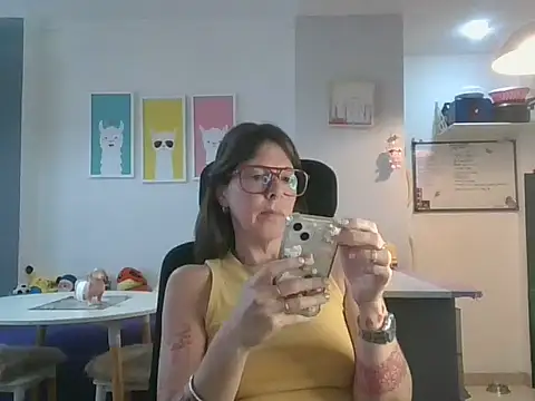Snapshot of Calentandote chatting on October 9, 12:31 pm Calentandote online show from October 9, 12:31 pm
