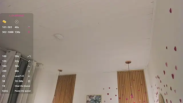 TiffanyWright online show from April 17, 1:24 pm