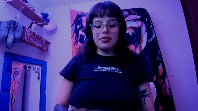 Lucyfx666 online show from April 28, 10:35 pm