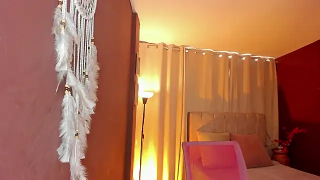 wini fer online show from March 12, 3:04 pm